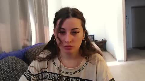 helen_adams_ online show from 20, 6, 2026