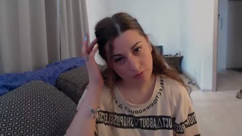 helen_adams_ online show from 27, 6, 2026