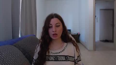 helen_adams_ online show from 30, 7, 2026