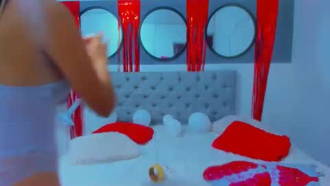 helen_curly online show from 12, 2, 2025