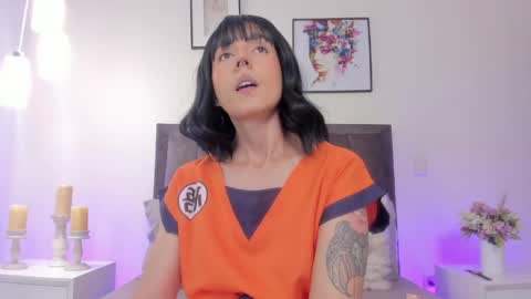 Snapshot of helen_mooree chatting on 2, 5, 2026 Helen online show from 2, 5, 2026