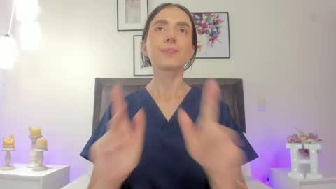 Snapshot of helen_mooree chatting on 5, 6, 2026 Helen online show from 5, 6, 2026