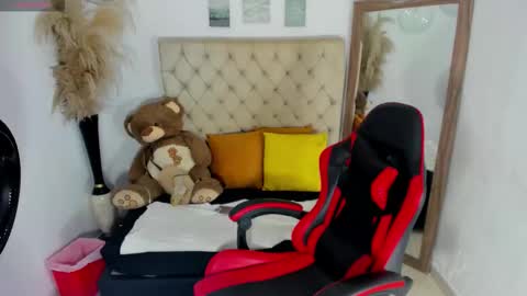 HELENA COPPER online show from 18, 1, 2026