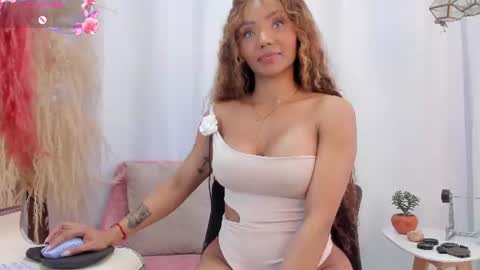 Snapshot of helena_fits chatting on 29, 6, 2026 Helena Fits online show from 29, 6, 2026