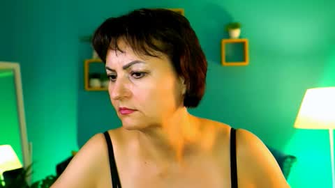 Snapshot of helenbeler chatting on 12, 9, 2025 helenbeler online show from 12, 9, 2025