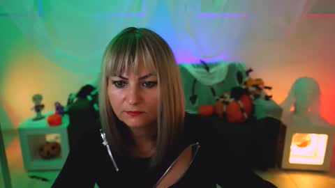 Snapshot of helenbeler chatting on 1, 11, 2025 helenbeler online show from 1, 11, 2025