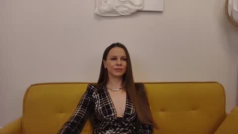 Snapshot of helenbenit chatting on 24, 11, 2025 Helen online show from 24, 11, 2025