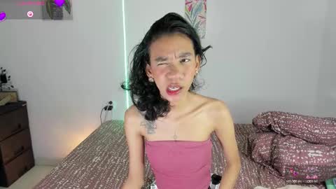 Snapshot of helenebird chatting on 8, 1, 2026 online show from 8, 1, 2026