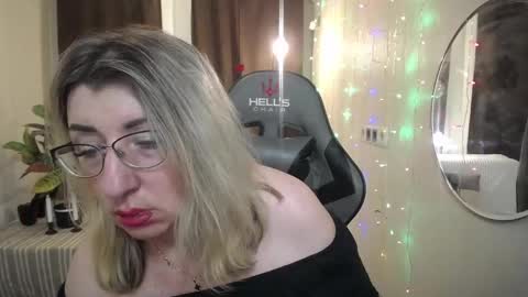 helenenigma online show from 25, 1, 2025