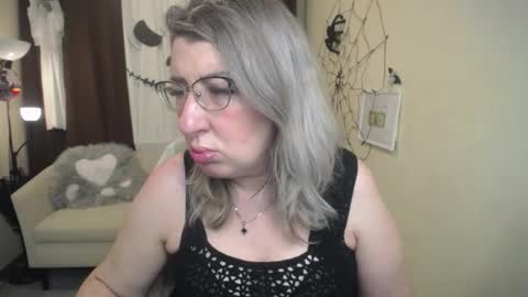 helenenigma online show from 3, 11, 2025