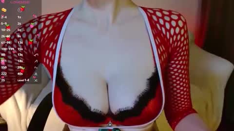 Snapshot of helenxlove chatting on 2, 3, 2026 HelenXLove online show from 2, 3, 2026