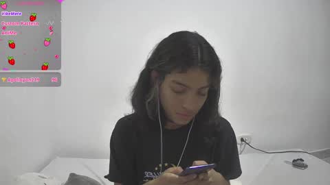 Helia Transfem and Amy online show from 14, 1, 2025