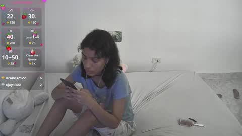 Helia Transfem and Amy online show from 16, 1, 2025