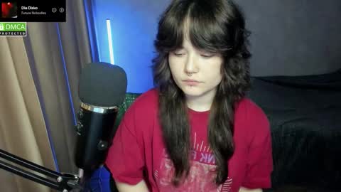 Red online show from 8, 11, 2025