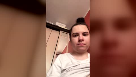 Snapshot of hellareousx chatting on 3, 3, 2026 HellaReousx online show from 3, 3, 2026