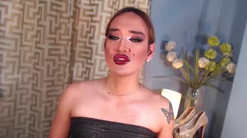 hellatarahathor online show from 15, 3, 2026