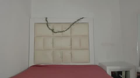 hellen__smith_ online show from 8, 11, 2025