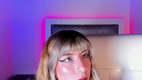 Snapshot of hellen__smith_ chatting on 7, 5, 2026 hellen__smith_ online show from 7, 5, 2026