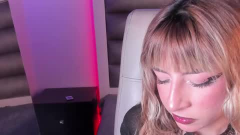Snapshot of hellen__smith_ chatting on 30, 5, 2026 hellen__smith_ online show from 30, 5, 2026