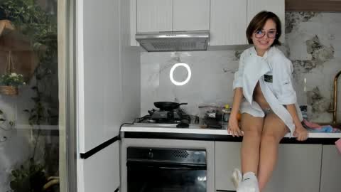 Snapshot of hellen_coy chatting on 9, 2, 2025 Julieta online show from 9, 2, 2025