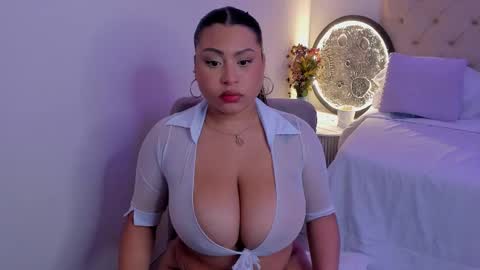 Snapshot of hellenamazing chatting on 26, 11, 2025 hellenamazing online show from 26, 11, 2025