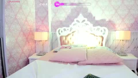 Snapshot of hellencute18_ chatting on 18, 7, 2026 online show from 18, 7, 2026