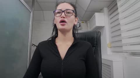    online show from 14, 10, 2025