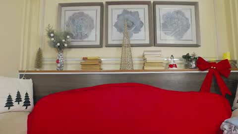    online show from 15, 12, 2025