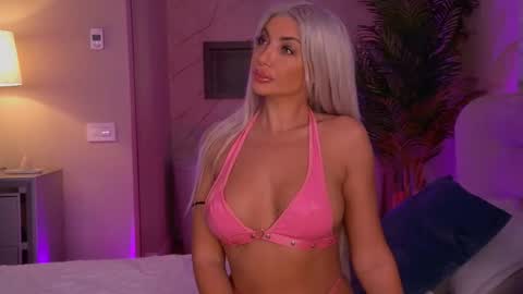 Snapshot of hellenroyy chatting on 14, 9, 2025 hellenroyy online show from 14, 9, 2025