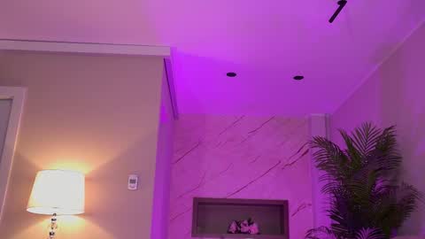 Snapshot of hellenroyy chatting on 27, 10, 2025 hellenroyy online show from 27, 10, 2025