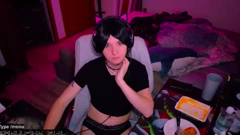 Snapshot of hellfire_girl chatting on 11, 11, 2025 Hayley online show from 11, 11, 2025