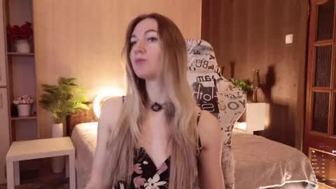 Snapshot of hello_lisha chatting on 30, 4, 2026 Alisia Monday to Friday from 10 am to 4 pm GMT 2 online show from 30, 4, 2026