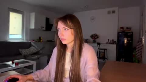 Snapshot of hellyluxury chatting on 16, 7, 2026 hellyluxury online show from 16, 7, 2026