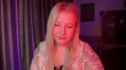 Snapshot of hellyriddle chatting on 18, 12, 2025 DeleteyourSadness online show from 18, 12, 2025