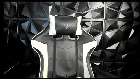 heluehorny13 online show from 5, 3, 2025