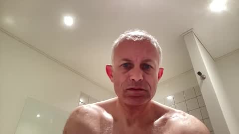 Snapshot of henriksens chatting on 25, 5, 2026 henriksens online show from 25, 5, 2026