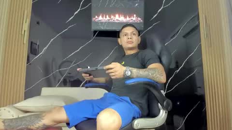 henrydouglas online show from 28, 4, 2026