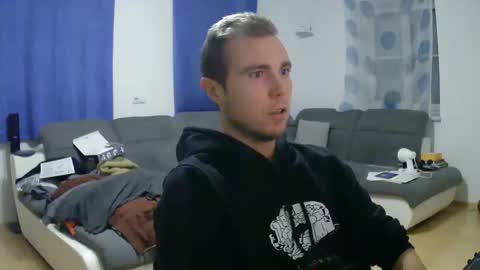 Snapshot of herbstenden chatting on 27, 10, 2025 John Pearl online show from 27, 10, 2025