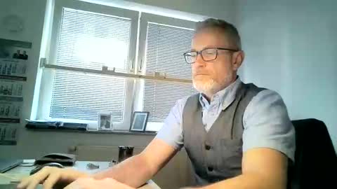 Snapshot of hering76 chatting on 29, 5, 2026 hering76 online show from 29, 5, 2026