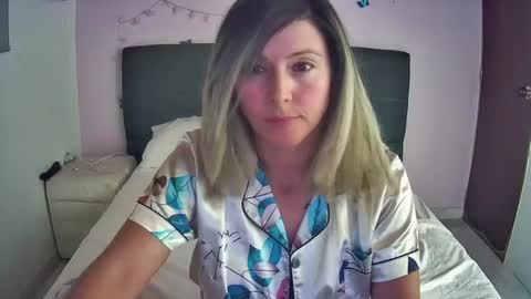 Snapshot of hestesiaxx chatting on 13, 7, 2026 Hestesiaxx online show from 13, 7, 2026