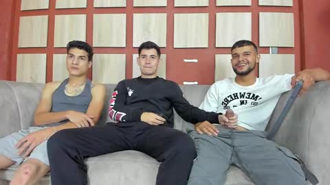 heteros men online show from 11, 3, 2025