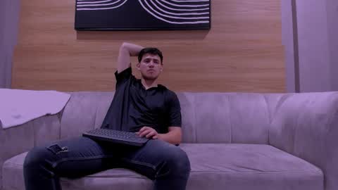 heteros men online show from 3, 12, 2025