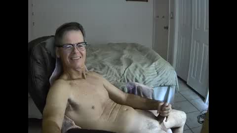 Snapshot of hewes1 chatting on 16, 12, 2024 hewes1 online show from 16, 12, 2024