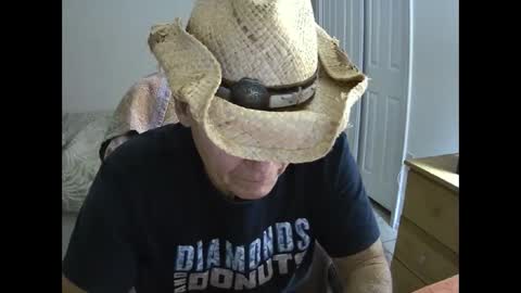 Snapshot of hewes1 chatting on 15, 1, 2025 hewes1 online show from 15, 1, 2025