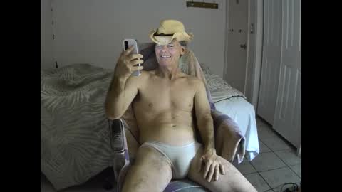 Snapshot of hewes1 chatting on 6, 2, 2025 hewes1 online show from 6, 2, 2025
