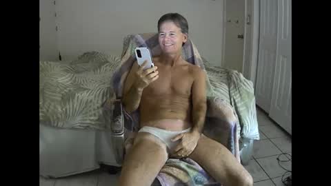 Snapshot of hewes1 chatting on 5, 3, 2025 hewes1 online show from 5, 3, 2025