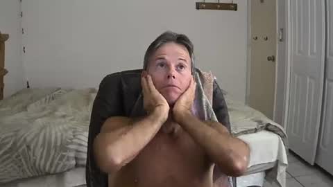 Snapshot of hewes1 chatting on 10, 9, 2025 hewes1 online show from 10, 9, 2025