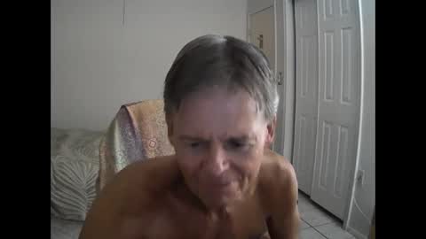 Snapshot of hewes1 chatting on 1, 10, 2025 hewes1 online show from 1, 10, 2025