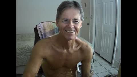 Snapshot of hewes1 chatting on 19, 10, 2025 hewes1 online show from 19, 10, 2025