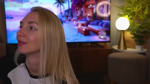 Snapshot of hey_becky chatting on 13, 2, 2026 Becky online show from 13, 2, 2026